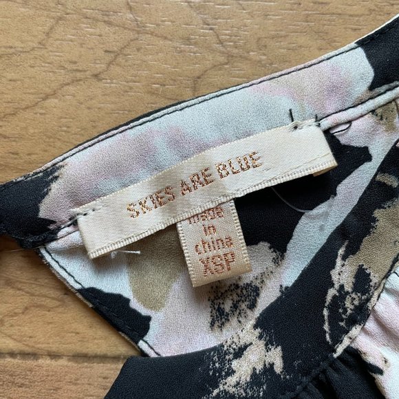 Skies Are Blue, XSP floral romper - Picture 4 of 5